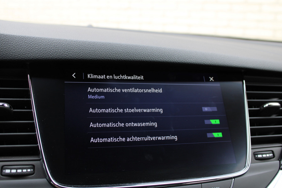 Opel Astra Sports Tourer 1.2 Elegance | Trekhaak | BLIS | Camera | Navigatie | Winterpack