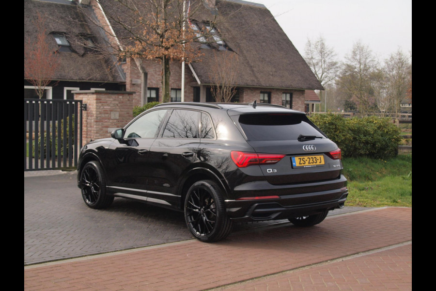 Audi Q3 35 TFSI S Line | Black Optic | Virtual Cockpit | Apple Carplay | NL-Auto | Automaat | 20 inch |
