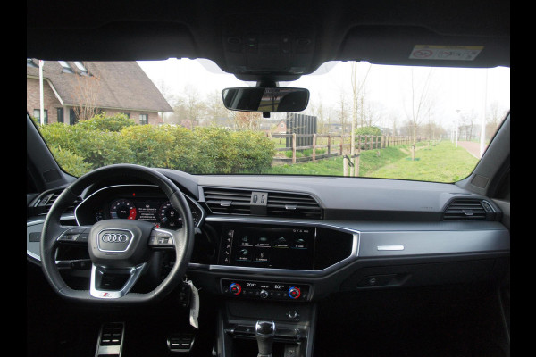 Audi Q3 35 TFSI S Line | Black Optic | Virtual Cockpit | Apple Carplay | NL-Auto | Automaat | 20 inch |