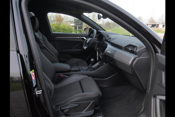 Audi Q3 35 TFSI S Line | Black Optic | Virtual Cockpit | Apple Carplay | NL-Auto | Automaat | 20 inch |