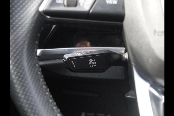 Audi Q3 35 TFSI S Line | Black Optic | Virtual Cockpit | Apple Carplay | NL-Auto | Automaat | 20 inch |