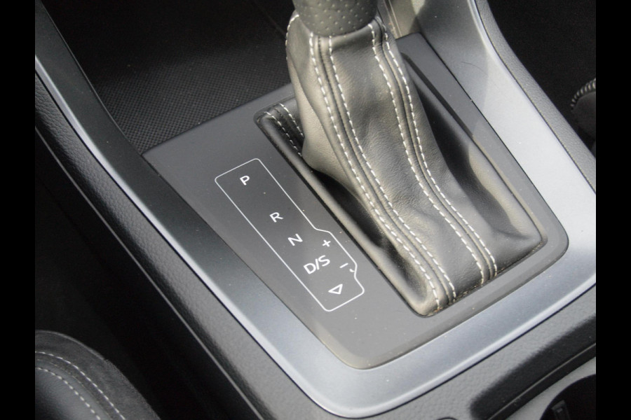 Audi Q3 35 TFSI S Line | Black Optic | Virtual Cockpit | Apple Carplay | NL-Auto | Automaat | 20 inch |