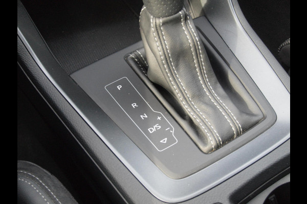Audi Q3 35 TFSI S Line | Black Optic | Virtual Cockpit | Apple Carplay | NL-Auto | Automaat | 20 inch |