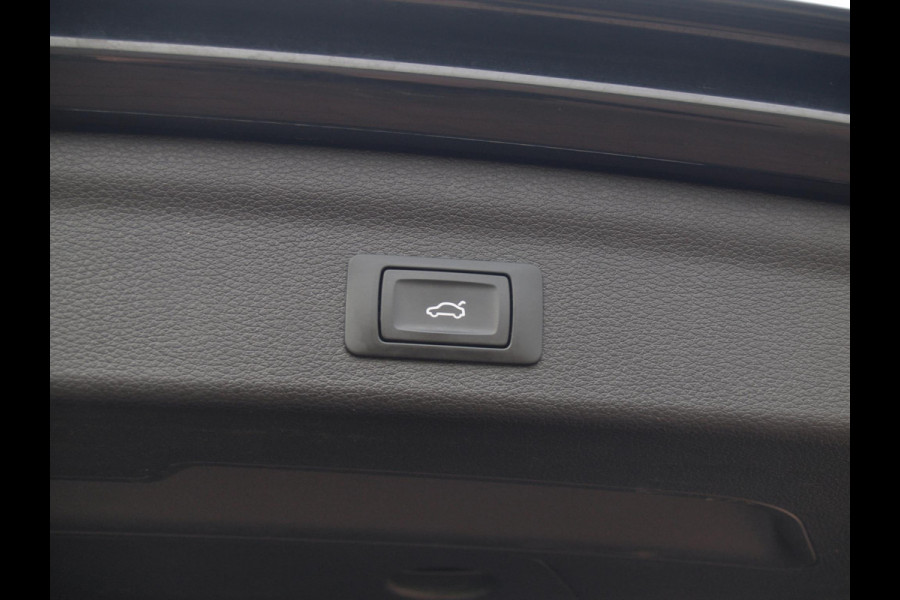 Audi Q3 35 TFSI S Line | Black Optic | Virtual Cockpit | Apple Carplay | NL-Auto | Automaat | 20 inch |