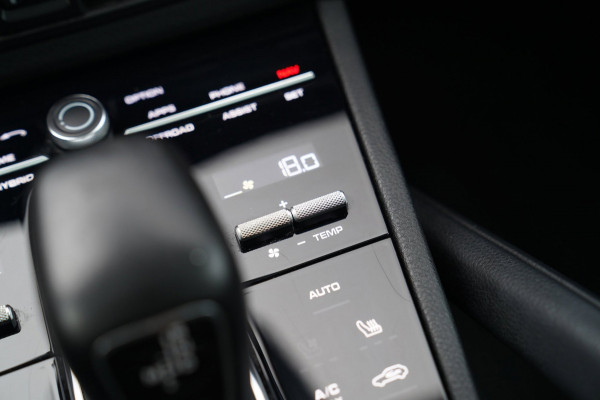 Porsche Cayenne Coupé 3.0 E-Hybrid | Panorama | Bose Sound System | Memory | Luchtvering | Porsche Active Safe | NAP | Dealer onde