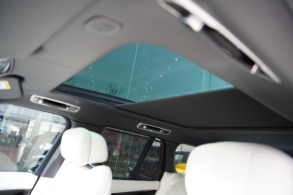 Land Rover Range Rover P550 E Autobiography Perlino Leder / Meridian Signature / Elekt. Trekhaak