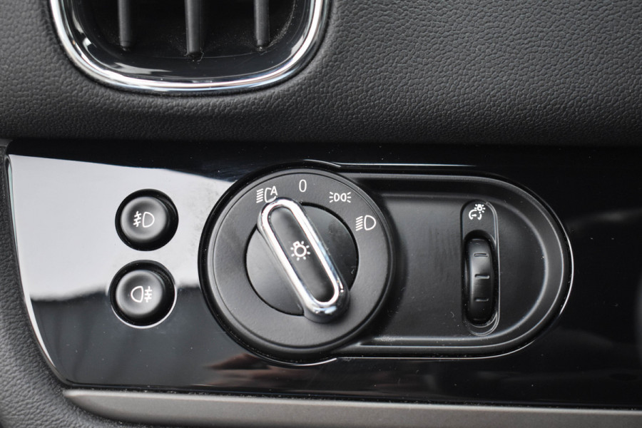 MINI Countryman 1.5 Cooper Chili | Trekhaak | Keyless | Navi | Clima | NL Auto