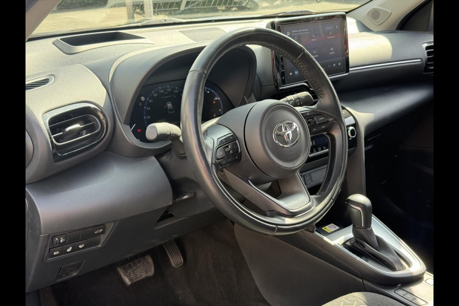 Toyota Yaris Cross 1.5 Hybrid Dynamic | Head up display, Elektrische achterklep, Stoel + Stuurverwarming, Smart Connect, Keyless, Startknop, 16 inc