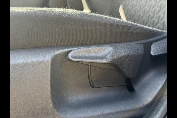 Toyota Yaris Cross 1.5 Hybrid Dynamic | Head up display, Elektrische achterklep, Stoel + Stuurverwarming, Smart Connect, Keyless, Startknop, 16 inc