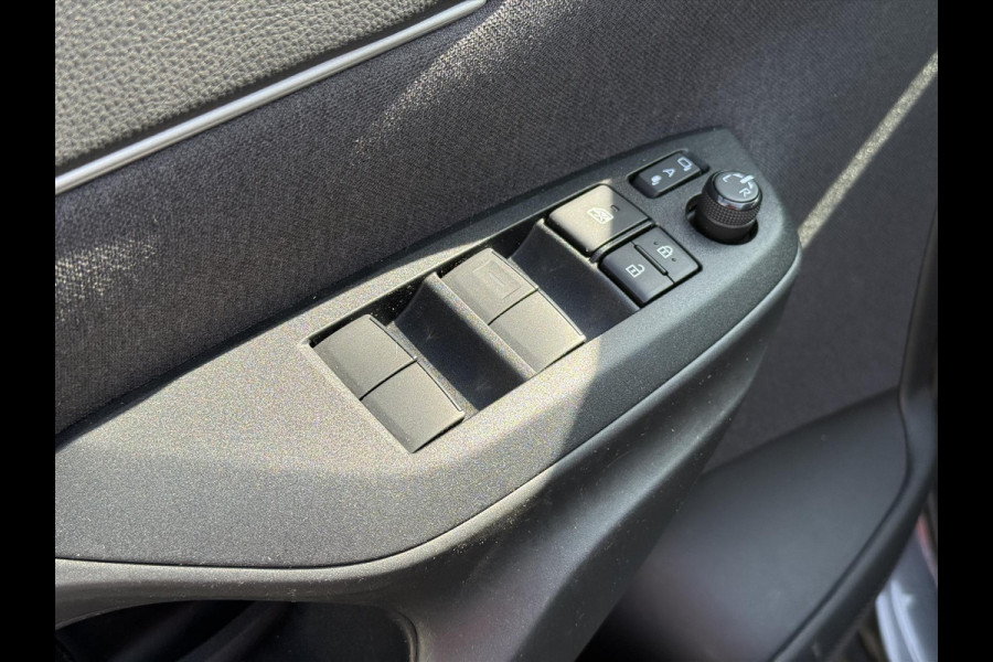 Toyota Yaris Cross 1.5 Hybrid Dynamic | Head up display, Elektrische achterklep, Stoel + Stuurverwarming, Smart Connect, Keyless, Startknop, 16 inc