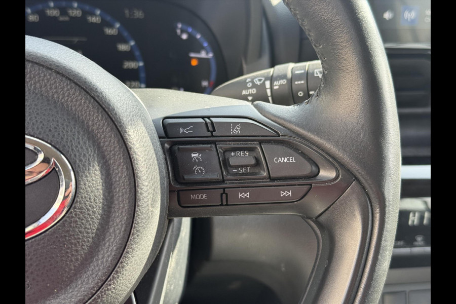 Toyota Yaris Cross 1.5 Hybrid Dynamic | Head up display, Elektrische achterklep, Stoel + Stuurverwarming, Smart Connect, Keyless, Startknop, 16 inc