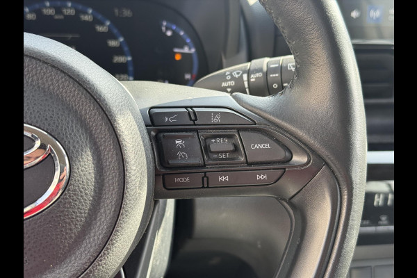 Toyota Yaris Cross 1.5 Hybrid Dynamic | Head up display, Elektrische achterklep, Stoel + Stuurverwarming, Smart Connect, Keyless, Startknop, 16 inc