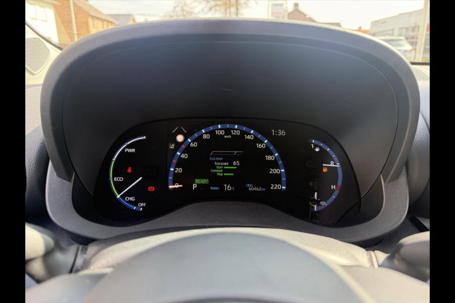 Toyota Yaris Cross 1.5 Hybrid Dynamic | Head up display, Elektrische achterklep, Stoel + Stuurverwarming, Smart Connect, Keyless, Startknop, 16 inc