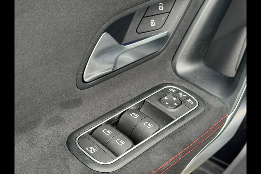 Mercedes-Benz CLA-Klasse 200 AMG Night Pano|Sfeer||Memory|Multibeam