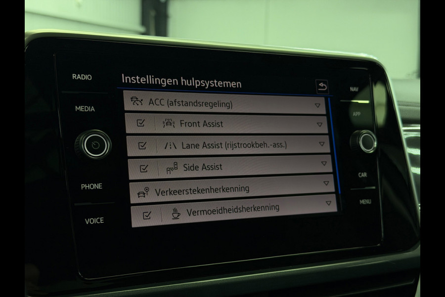 Volkswagen T-Roc 1.5 TSI Style CarPlay Panorama
