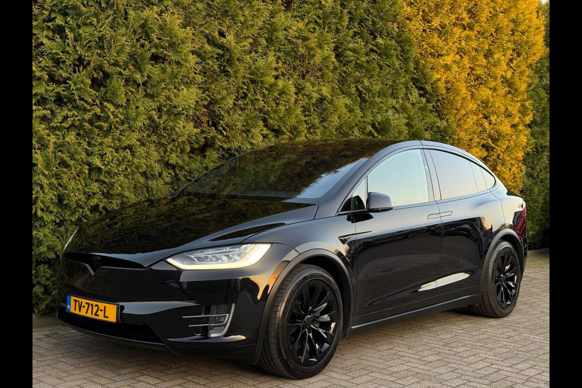 Tesla Model X 75D Base Auto Pilot Trekhaak Black Pack