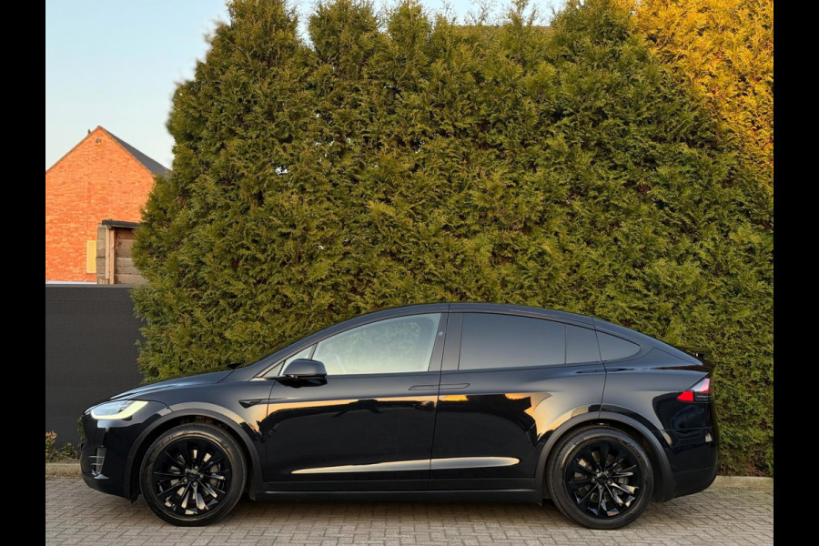 Tesla Model X 75D Base Auto Pilot Trekhaak Black Pack