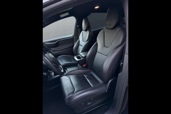 Tesla Model X 75D Base Auto Pilot Trekhaak Black Pack