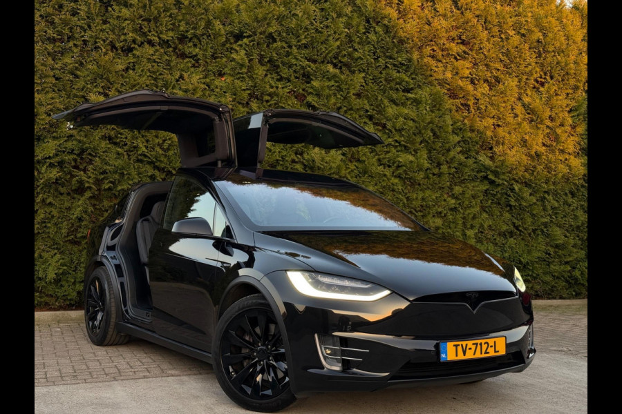 Tesla Model X 75D Base Auto Pilot Trekhaak Black Pack