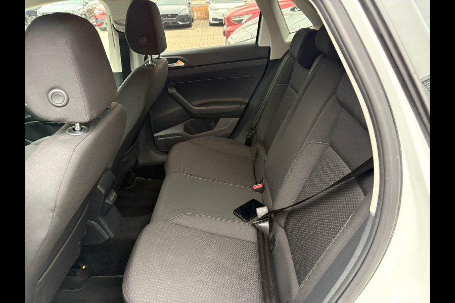 Volkswagen Polo 1.0 MPI Comfortline | Stoelverwarming | PDC | Carplay | LM Velgen