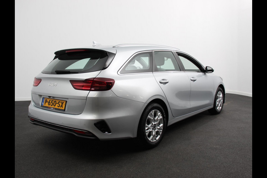 Kia Ceed Sportswagon 1.0 T-GDi DynamicLine Climate control | Cruise control | Lane assist | Parkeersensor achter | Camera | Navigatie | Lichtmetalen velgen | Apple Carplay/ Android Auto