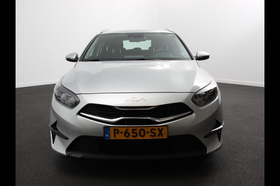 Kia Ceed Sportswagon 1.0 T-GDi DynamicLine Climate control | Cruise control | Lane assist | Parkeersensor achter | Camera | Navigatie | Lichtmetalen velgen | Apple Carplay/ Android Auto