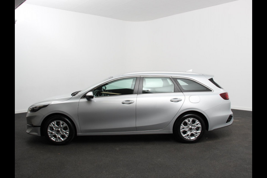 Kia Ceed Sportswagon 1.0 T-GDi DynamicLine Climate control | Cruise control | Lane assist | Parkeersensor achter | Camera | Navigatie | Lichtmetalen velgen | Apple Carplay/ Android Auto