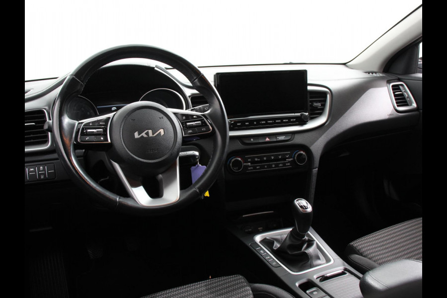 Kia Ceed Sportswagon 1.0 T-GDi DynamicLine Climate control | Cruise control | Lane assist | Parkeersensor achter | Camera | Navigatie | Lichtmetalen velgen | Apple Carplay/ Android Auto