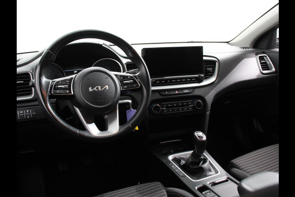 Kia Ceed Sportswagon 1.0 T-GDi DynamicLine Climate control | Cruise control | Lane assist | Parkeersensor achter | Camera | Navigatie | Lichtmetalen velgen | Apple Carplay/ Android Auto
