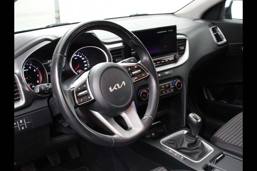 Kia Ceed Sportswagon 1.0 T-GDi DynamicLine Climate control | Cruise control | Lane assist | Parkeersensor achter | Camera | Navigatie | Lichtmetalen velgen | Apple Carplay/ Android Auto