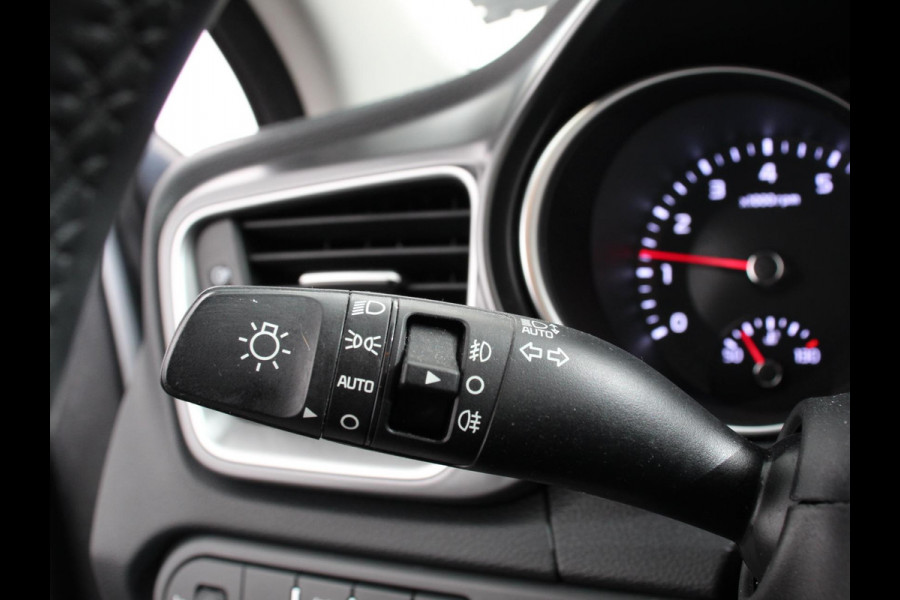 Kia Ceed Sportswagon 1.0 T-GDi DynamicLine Climate control | Cruise control | Lane assist | Parkeersensor achter | Camera | Navigatie | Lichtmetalen velgen | Apple Carplay/ Android Auto