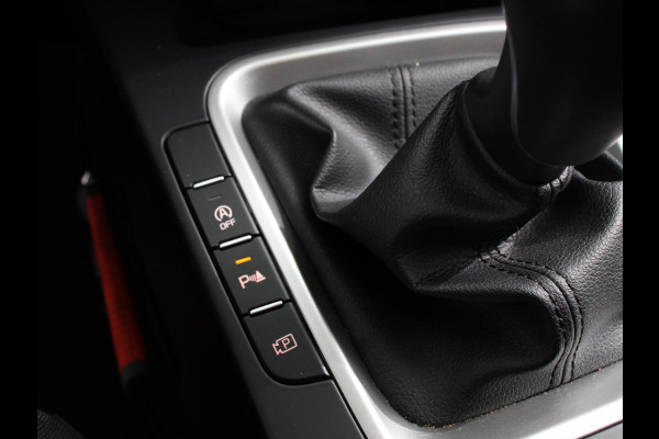 Kia Ceed Sportswagon 1.0 T-GDi DynamicLine Climate control | Cruise control | Lane assist | Parkeersensor achter | Camera | Navigatie | Lichtmetalen velgen | Apple Carplay/ Android Auto