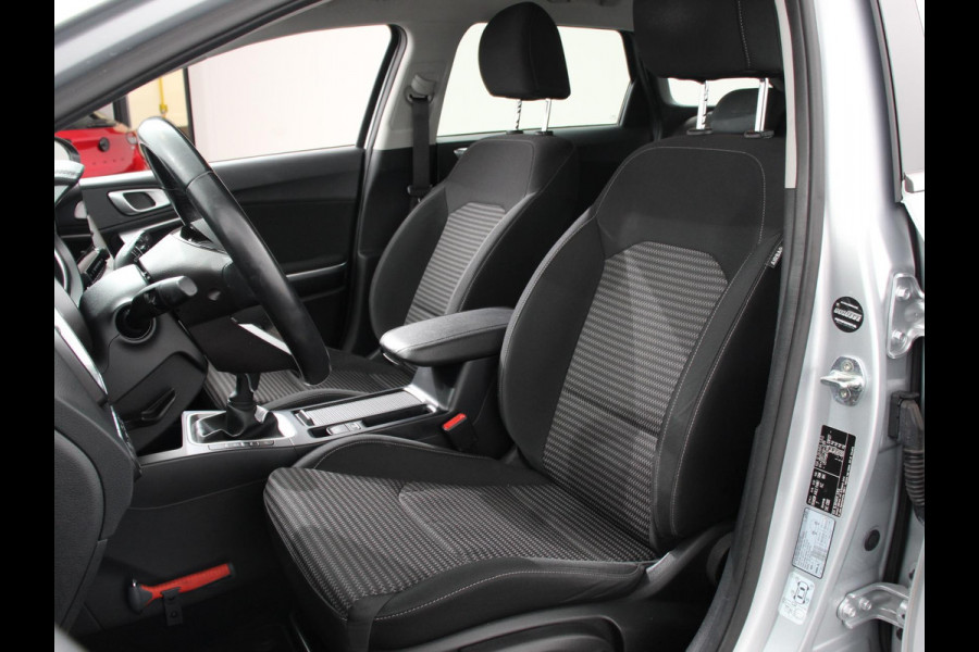 Kia Ceed Sportswagon 1.0 T-GDi DynamicLine Climate control | Cruise control | Lane assist | Parkeersensor achter | Camera | Navigatie | Lichtmetalen velgen | Apple Carplay/ Android Auto