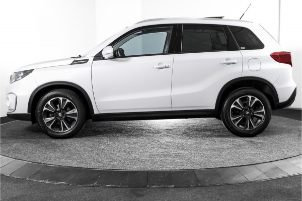 Suzuki Vitara 1.4 Boosterjet Stijl 140 PK - Automaat Org. NL | S/K-Panodak | Adapt. Cruise | Stoelverw. | PDC | Camera | NAV + App. Connect | ECC | LM 17" |