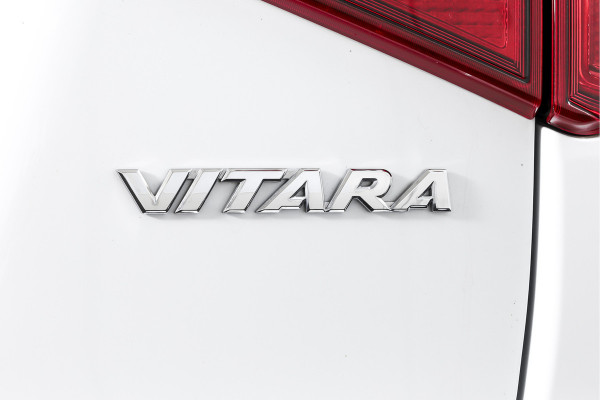 Suzuki Vitara 1.4 Boosterjet Stijl 140 PK - Automaat Org. NL | S/K-Panodak | Adapt. Cruise | Stoelverw. | PDC | Camera | NAV + App. Connect | ECC | LM 17" |