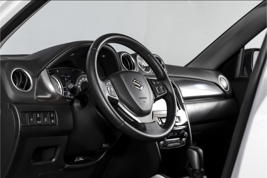 Suzuki Vitara 1.4 Boosterjet Stijl 140 PK - Automaat Org. NL | S/K-Panodak | Adapt. Cruise | Stoelverw. | PDC | Camera | NAV + App. Connect | ECC | LM 17" |