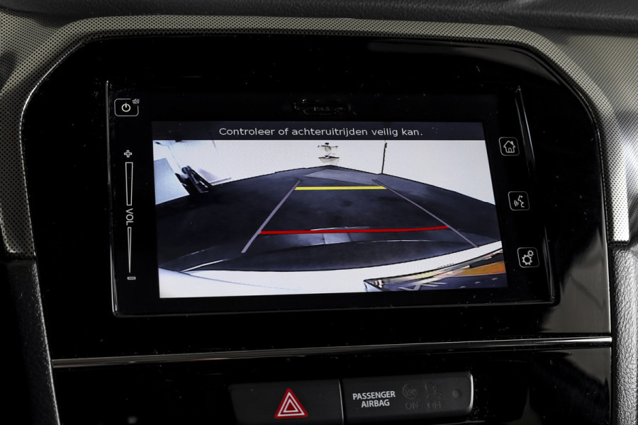 Suzuki Vitara 1.4 Boosterjet Stijl 140 PK - Automaat Org. NL | S/K-Panodak | Adapt. Cruise | Stoelverw. | PDC | Camera | NAV + App. Connect | ECC | LM 17" |