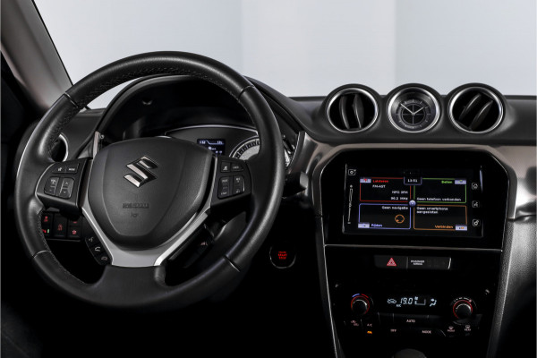 Suzuki Vitara 1.4 Boosterjet Stijl 140 PK - Automaat Org. NL | S/K-Panodak | Adapt. Cruise | Stoelverw. | PDC | Camera | NAV + App. Connect | ECC | LM 17" |