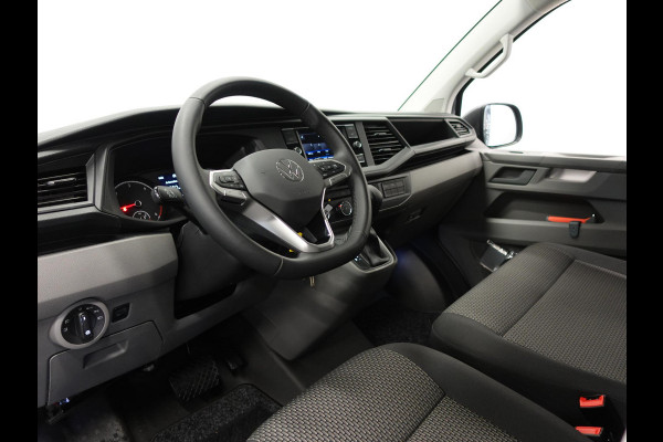 Volkswagen Transporter 2.0 TDI L2H1 28 Highline Automaat Camera | Airco | Cruise control | Navigatie | Trekhaak | Lichtmetalen velgen | Apple Carplay/ Android Auto | LED