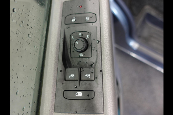 Volkswagen Transporter 2.0 TDI L2H1 28 Highline Automaat Camera | Airco | Cruise control | Navigatie | Trekhaak | Lichtmetalen velgen | Apple Carplay/ Android Auto | LED