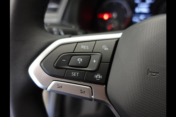 Volkswagen Transporter 2.0 TDI L2H1 28 Highline Automaat Camera | Airco | Cruise control | Navigatie | Trekhaak | Lichtmetalen velgen | Apple Carplay/ Android Auto | LED