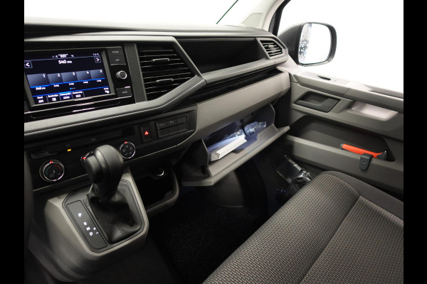 Volkswagen Transporter 2.0 TDI L2H1 28 Highline Automaat Camera | Airco | Cruise control | Navigatie | Trekhaak | Lichtmetalen velgen | Apple Carplay/ Android Auto | LED