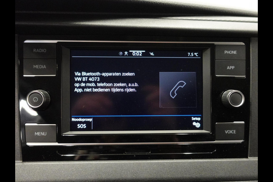 Volkswagen Transporter 2.0 TDI L2H1 28 Highline Automaat Camera | Airco | Cruise control | Navigatie | Trekhaak | Lichtmetalen velgen | Apple Carplay/ Android Auto | LED