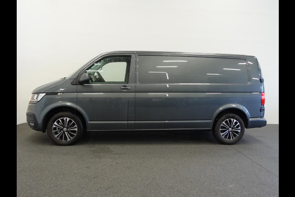 Volkswagen Transporter 2.0 TDI L2H1 28 Highline Automaat Camera | Airco | Cruise control | Navigatie | Trekhaak | Lichtmetalen velgen | Apple Carplay/ Android Auto | LED