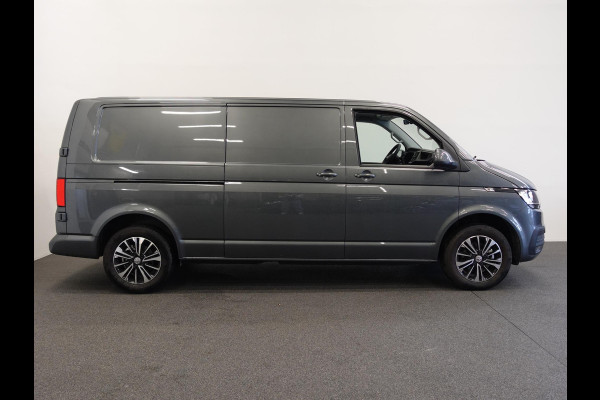 Volkswagen Transporter 2.0 TDI L2H1 28 Highline Automaat Camera | Airco | Cruise control | Navigatie | Trekhaak | Lichtmetalen velgen | Apple Carplay/ Android Auto | LED