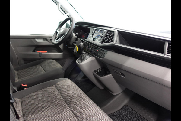 Volkswagen Transporter 2.0 TDI L2H1 28 Highline Automaat Camera | Airco | Cruise control | Navigatie | Trekhaak | Lichtmetalen velgen | Apple Carplay/ Android Auto | LED