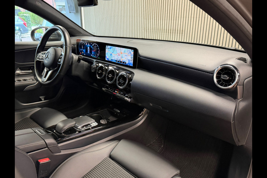 Mercedes-Benz A-Klasse A200 AUT. LED AMERA PDC VOOR EN ACHTER ACC APPLE CARPLAY NAVI STOELVERWARMING