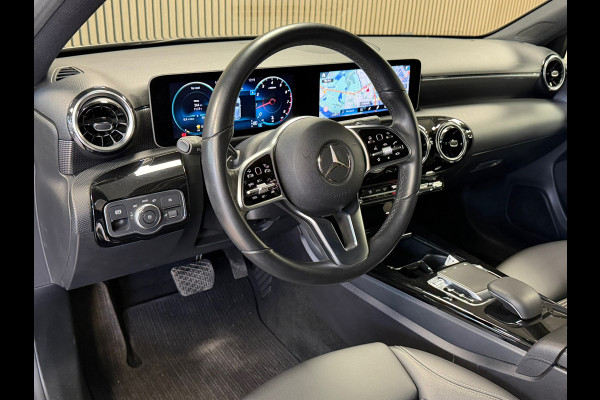 Mercedes-Benz A-Klasse A200 AUT. LED AMERA PDC VOOR EN ACHTER ACC APPLE CARPLAY NAVI STOELVERWARMING