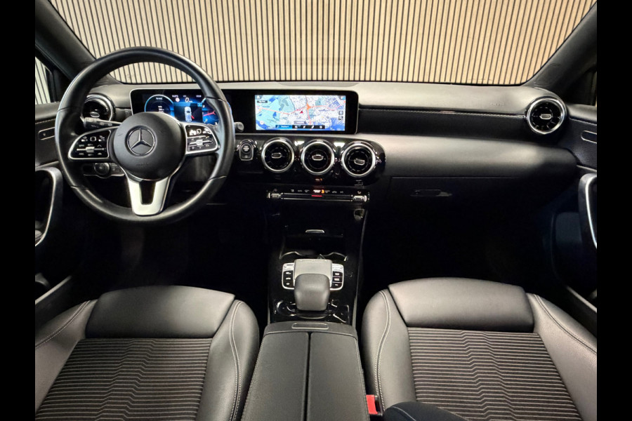 Mercedes-Benz A-Klasse A200 AUT. LED AMERA PDC VOOR EN ACHTER ACC APPLE CARPLAY NAVI STOELVERWARMING