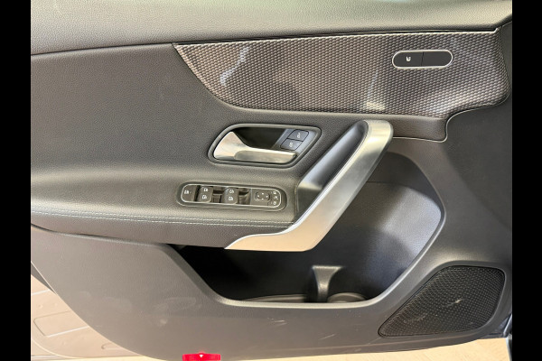 Mercedes-Benz A-Klasse A200 AUT. LED AMERA PDC VOOR EN ACHTER ACC APPLE CARPLAY NAVI STOELVERWARMING